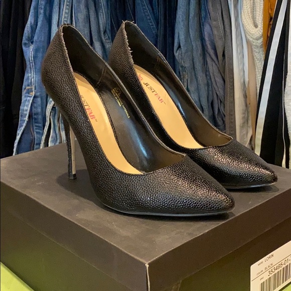 Just Fab Pebbled Black Pumo - Picture 2 of 4